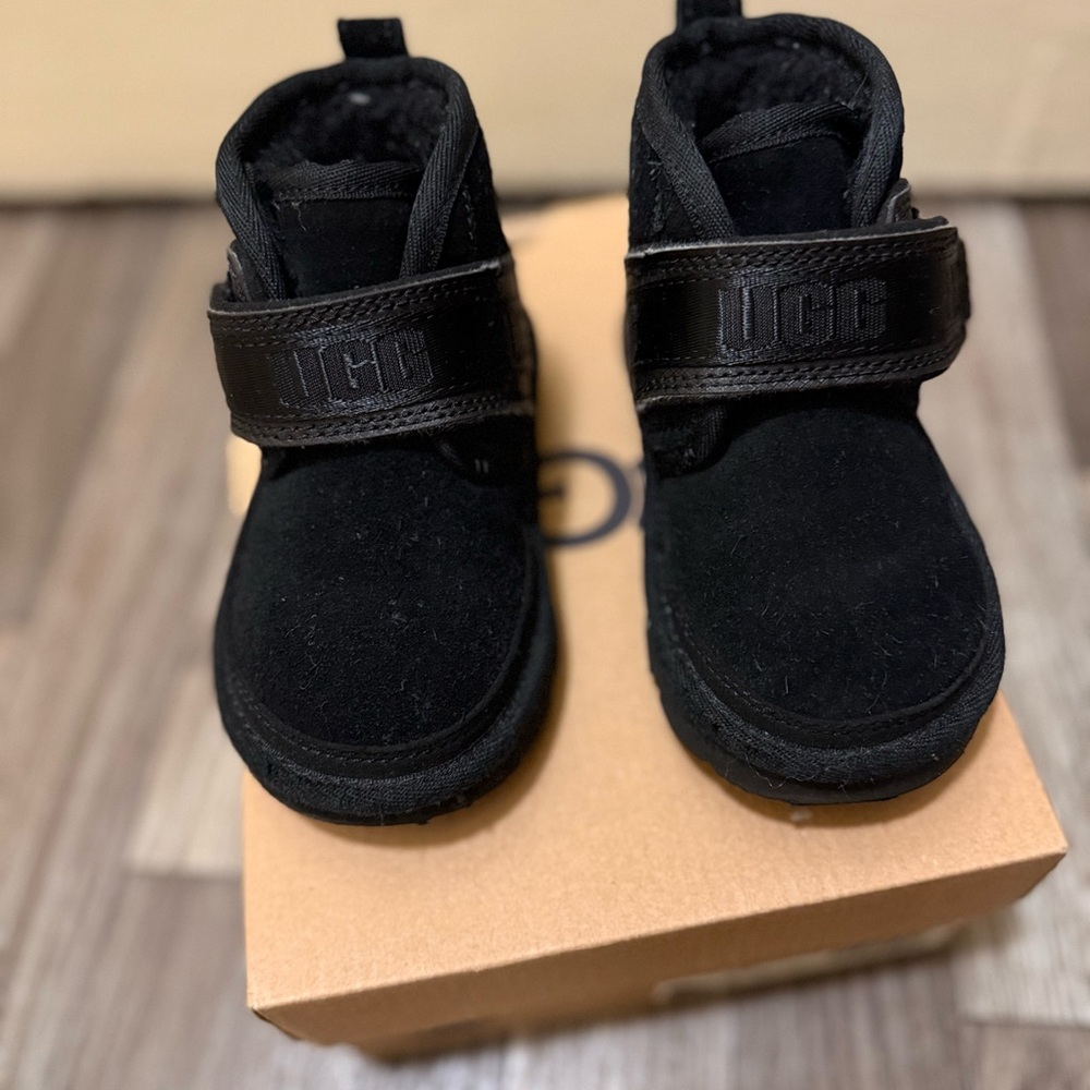 UGG Toddler Black Neumel Boots | Toddler 7c